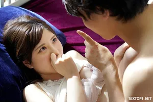 Dẫn bạn về nhà, bị bạn nện luôn bà xã của mình
